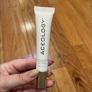 Aceology Passionfruit Refining Lip Scrub 15g NWT NEVER USED